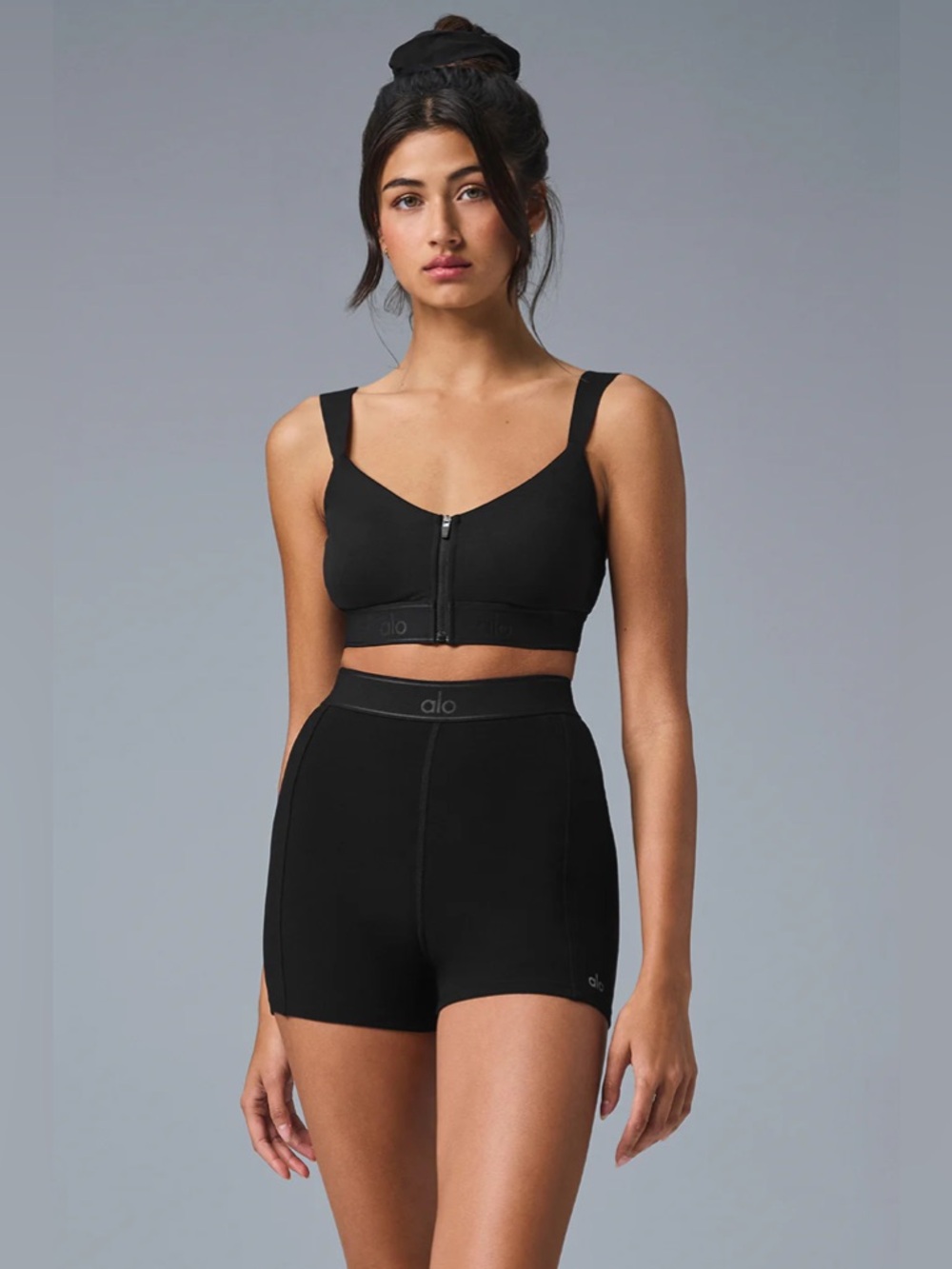 Alo Yoga Alosoft Molded Showcase Bra - Black - XS